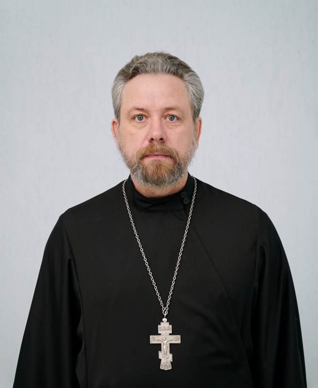 священник Виталий Попов